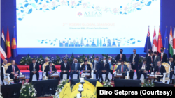 Dalam KTT ASEAN Di Kamboja, Presiden Jokowi sampaikan tantangan perekonomian kawasan dalam beberapa waktu ke depan tidak mudah. (Foto: Courtesy/Biro Setpres)