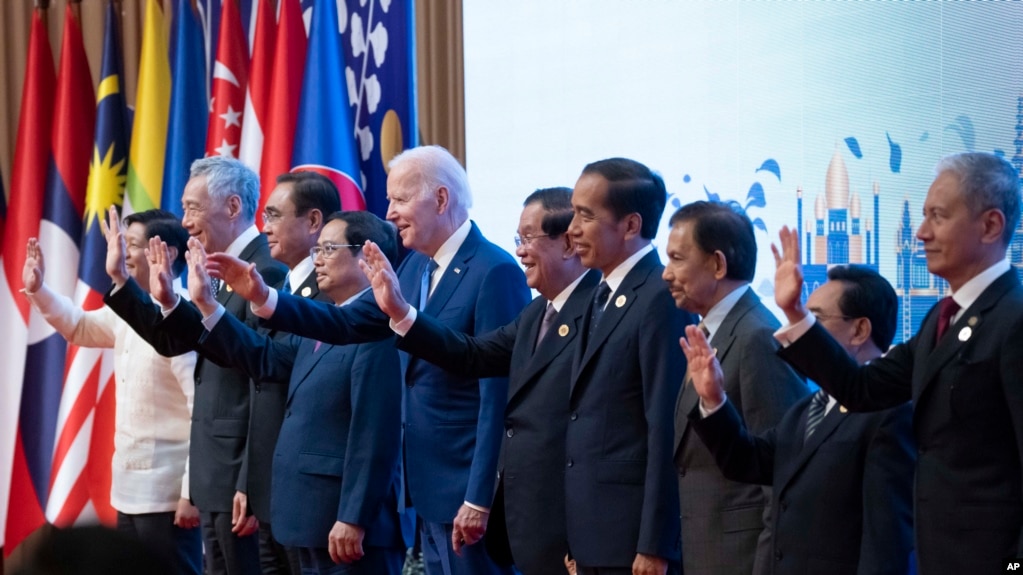 Udhëheqësit pjesëmarrës në takimin e ASEAN-it, Phnom Penh, Kamboxhia (12 nëntor 2022)