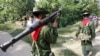 ရခိုင်ပြည်နယ်မှာ တပ်စွဲထားတဲ့ မြန်မာစစ်တပ်က တပ်ဖွဲ့ဝင်တချို့။ (ဇန်နဝါရီ ၁၉၊ ၂၀၁၃)