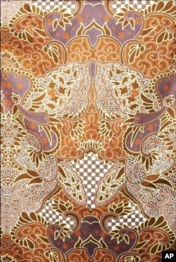 One of Buirski’s ‘Madiba shirt’ designs, showing the geometric patterns favored by Mandela