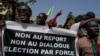 Des manifestants sénégalais de la plateforme de la société civile AAR SUNU Election protestent contre le report de l'élection présidentielle prévue le 25 février à Dakar, Sénégal le 17 février 2024. REUTERS/Zohra Bensemra/file photo