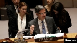 L'ambassadeur français aux États-Unis François Delattre parle devant le conseil de sécurité à New York, le 28 février 2017.