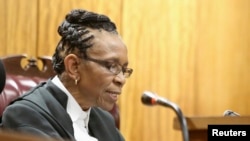 Thẩm phán Thokozile Masipa trong phiên tòa xử vụ án Oscar Pistorius