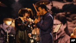 Linda Ronstadt and James Ingram