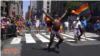 Участники гей-парада в Нью-Йорке почтили память жертв убийства в Орландо