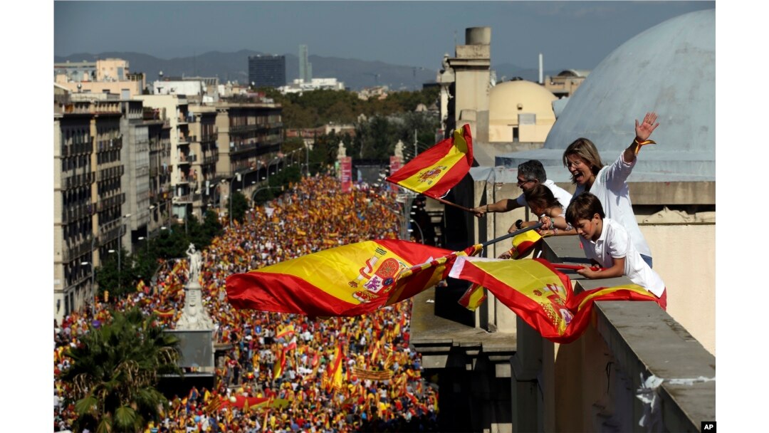 Manifestação contra a independência da Catalunha em Barcelona