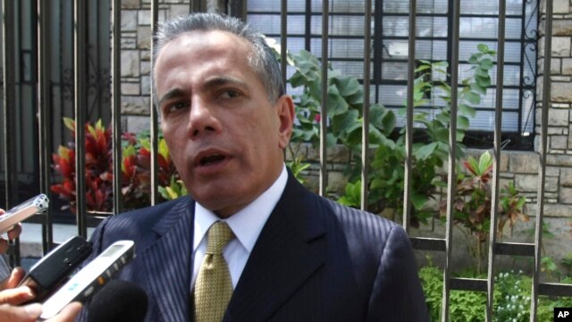 El líder opositor venezolano Manuel Rosales se apresta a regresar a su país tras seis años en el exilio.