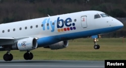 資料照：英國航空公司弗萊比（Flybe）在曼徹斯特機場起飛。 （2020年1月13日）