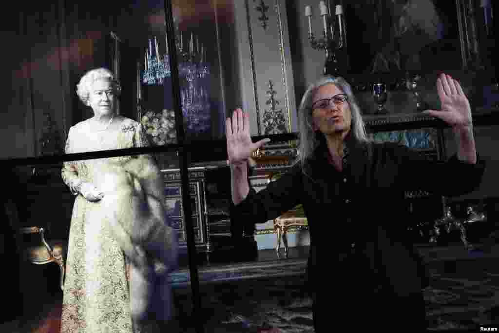 U.S. photographer Annie Leibovitz gestures during a press preview of her exhibition &#39;Women: New Portraits&#39; at Wapping Hydraulic Power Station in London, Britain.