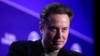 ARCHIVO - Elon Musk, director ejecutivo de SpaceX y Tesla y propietario de X, observa durante las sesiones de la conferencia global Milken Conference 2024 en el Beverly Hilton en Beverly Hills, California, EEUU, el 6 de mayo de 2024.