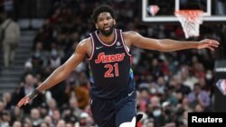 Le Camerounais Joël Embiid a été élu meilleur joueur de la saison NBA cette année.