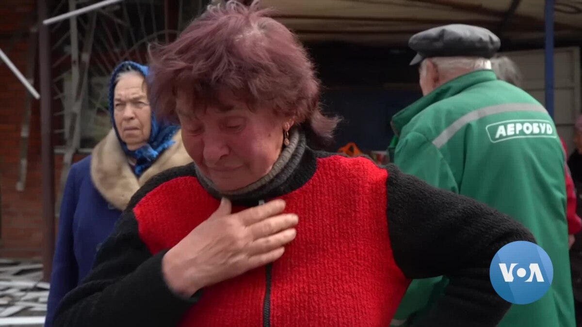 Ukrainian Families Fleeing Kharkiv Are Traumatized, Heartbroken