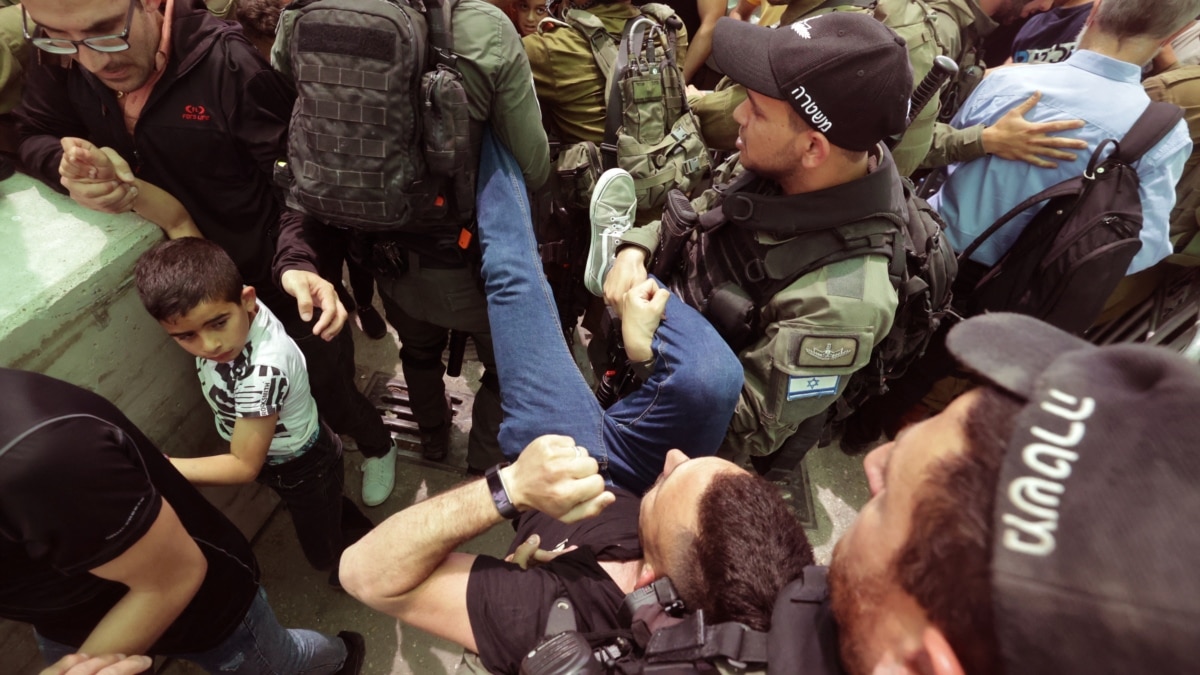 Dozens Hurt in Fresh Clashes at Jerusalem’s Al-Aqsa Site