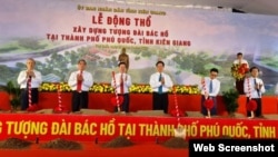 Các lãnh đạo và cựu lãnh đạo Việt Nam tham dự lễ động thổ xây dựng tượng đài Hồ Chí Minh hôm 29/4/2022 tại Phú Quốc, Kiên Giang. Hình minh họa. Photo SGGP.