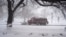 Road crews removing snow in the U.S. capital, 10 Feb 2010