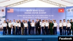 Hoa Kỳ bàn giao một cơ sở sửa chữa bảo dưỡng tàu cho Cảnh sát biển Việt Nam tại một hải đoàn ở Hải Phòng. Photo: Facebook Đại sứ quán Hoa Kỳ tại Hà Nội đăng ngày 4/5/2022.
