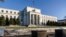 Здание ФРС США в Вашингтоне.