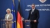 Nemačka ministarka odbrane Kristin Lambreht i predsednik Srbije Aleksandar Vučić na konferenciji zanovinare u Beogradu