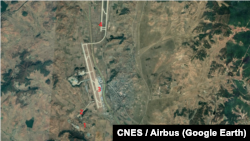 순안공항과 신리 미사일 지원시설 일대를 촬영한 위성사진. 1. 신리 미사일 지원시설 2. 지난 3월24일 발사가 이뤄진 지점 3.민간용 순안공항 4.이번에 차량이 집결한 군용 북부 활주로. 자료=CNES, Airbus / Google Earth