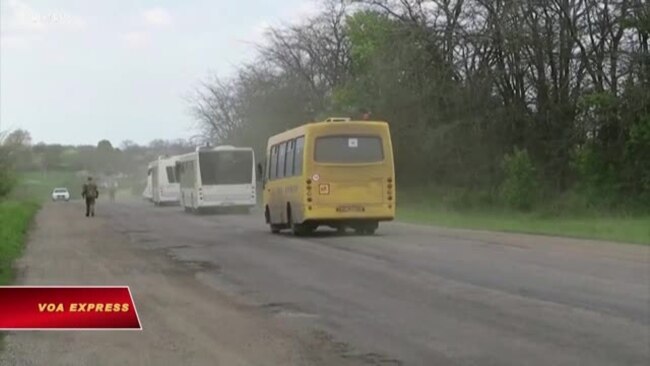 Ukraine sợ Moscow đẩy dân sơ tán từ nhà máy thép Azovstal sang lãnh thổ Nga