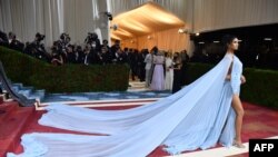 Imaan Hammam arrives for the 2022 Met Gala at the Metropolitan Museum of Art on May 2, 2022, in New York.