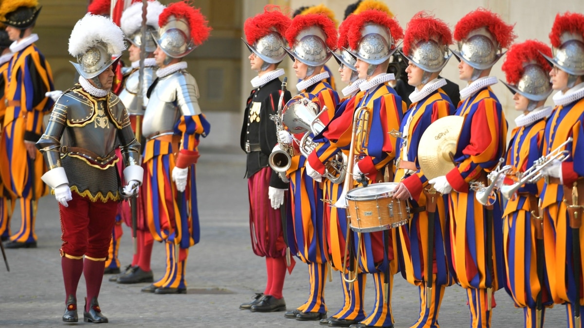 Vatican Prepares for Possible Women Swiss Guards