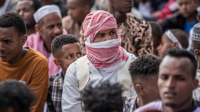 Des lacrymogènes lors d'une prière de l'Aïd à Addis Abeba