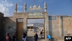 Hibatullah Akhundzada memberikan khutbah di Madrasah "Darul Uloom Hakimia" di Kandahar, Afghanistan selatan (foto: dok).