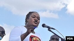 Umkhokheli wenhlanganiso yeZCTU, uNkosikazi Florence Taruvinga, ekhuluma eDzivarasekwa ngeSonto ngosuku lweInternational Workers Day. (Umfanekiso: Godwin Mangudya)