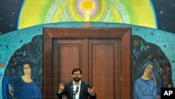 El presidente de Chile, Gabriel Boric, durante una intervención en el Museo de la Educación Gabriela Mistral, en Santiago, el 25 de octubre de 2022.