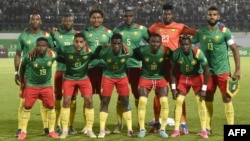 Basani ba Cameroun, ba "Lions indomptables", yambo na match ya boleki na Mondial na Algérie, na etando ya masano Mustapha Tchaker, na Blida, Algérie, 29 mars 2022. (AFP)