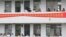 Siswa belajar di koridor sekolah sebelum ujian nasional untuk memasuki universitas, di Hengyang, provinsi Hunan, China, 3 Juni 2018. Di Leiyang, orang tua memprotes rencana memindahkan siswa dari sekolah yang terlalu penuh siswa.