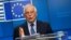 资料照：欧盟外交事务高级代表博雷尔(Josep Borrell)在召集外交事务对话会后见记者（2020年6月15日）