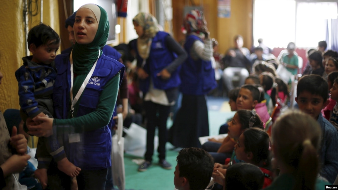 Para pengungsi Suriah menunggu pemrosesan dokumen di Amman, Yordania untuk dikirim ke Amerika (foto: dok). 