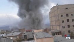 ویدیوی منتسب به حمله به اداره اطلاعات و سپاه در شهر صحنه در کرمانشاه، یکشنبه ۱۷ اسفند - منبع وحیدآنلاین