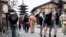 资料照片：日本京都的游客。(2025年1月13日)