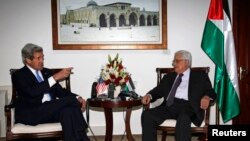 ABD Dışişleri Bakanı John Kerry Pazar akşamı Ramallah'da Filistin lideri Mahmut Abbas ile görüştü