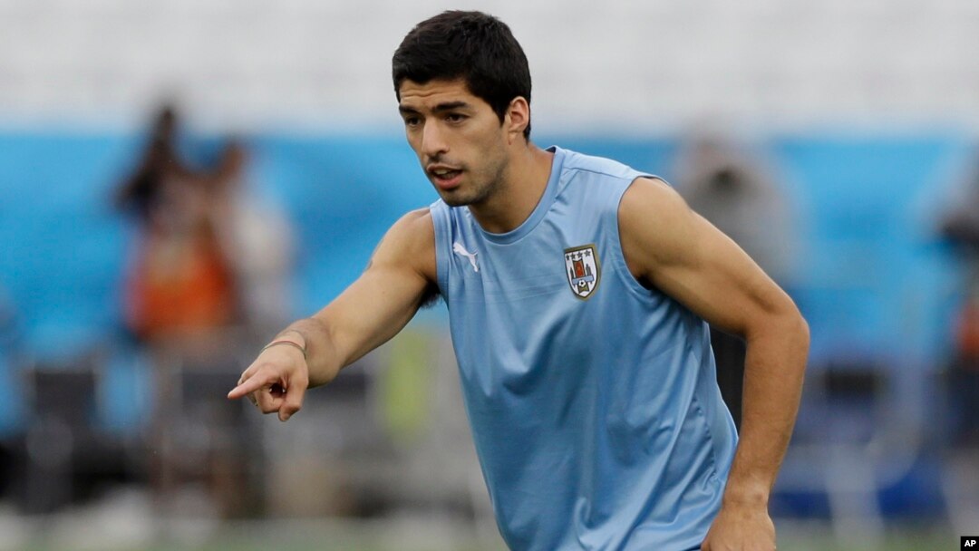 Suárez logró recuperarse de la artroscopia de rodilla izquierda a la que fue sometido el 22 de mayo, la cual casi puso fin a su participación en el Mundial.