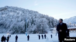 British Prime Minister David Cameron makes a statement during the second day of the Christian Social Union party (CSU) annual Epiphany meeting in the southern Bavarian resort of Wildbad Kreuth near Munich, Germany, Jan. 7, 2016.