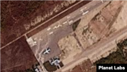 21일 삼지연 공항에서 포착된 55m 길이 항공기. 사진=Planet Labs