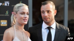 Karbon fiber protez bacakları nedeniyle “Blade Runner” lakabıyla anılan Pistorius, 2013 Sevgililer Günü’nde 29 yaşındaki model Reeva Steenkamp'ı kilitli bir banyo kapısından vurarak öldürmüştü