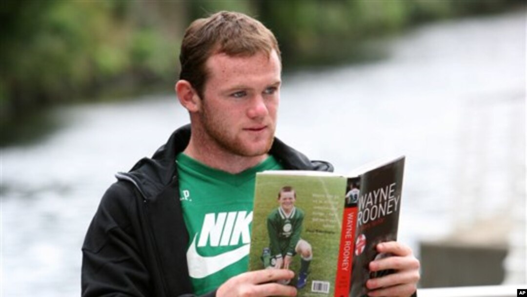 Bintang Manchester United Wayne Rooney ingin pindah dari klub MU karena waktu bermainnya dikurangi (foto: dok).