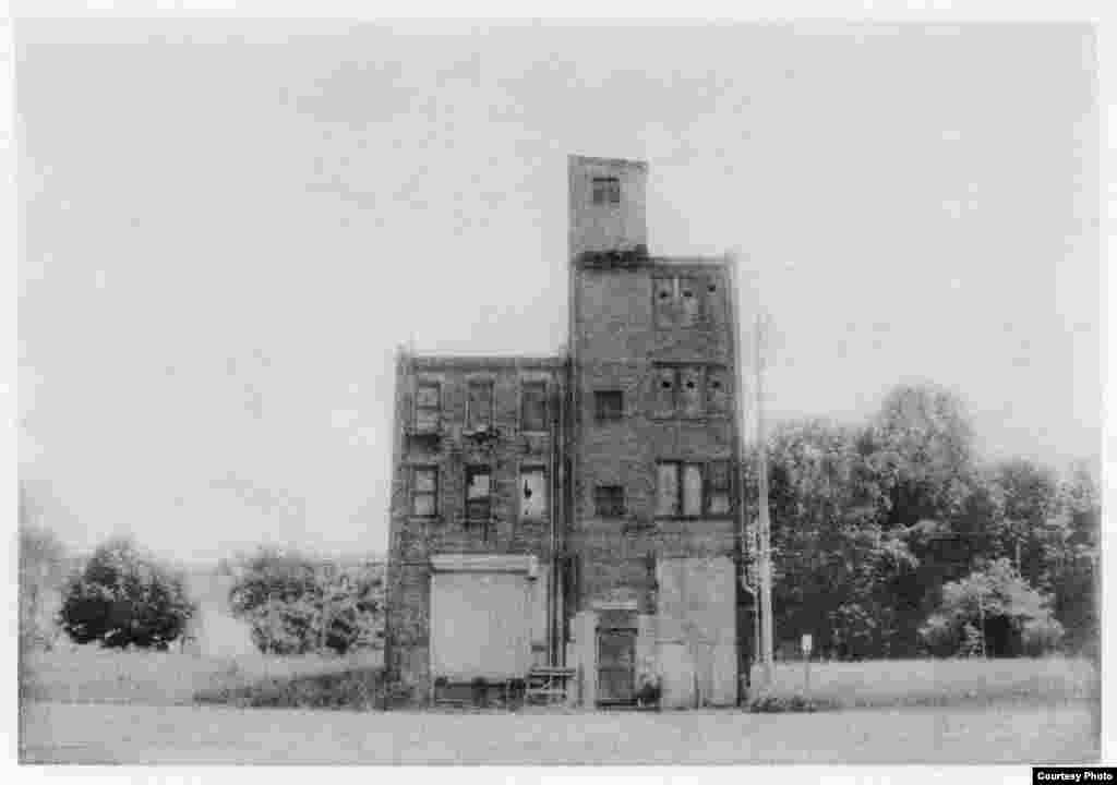 This building in Braddock, Pennsylvania, is still in use. (George L. Smyth)