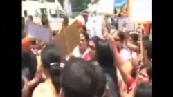 印度警察驅散抗議性侵事件人群