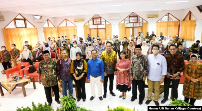Peserta Konferensi Penyiaran Indonesia yang akan berdiskusi hingga 25 Mei 2022, sebagian mengikuti acara secara daring. (Foto: Humas UIN Sunan Kalijaga)