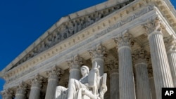 ARCHIVO - La Corte Suprema de Estados Unidos el viernes 18 de marzo de 2022 en Washington.