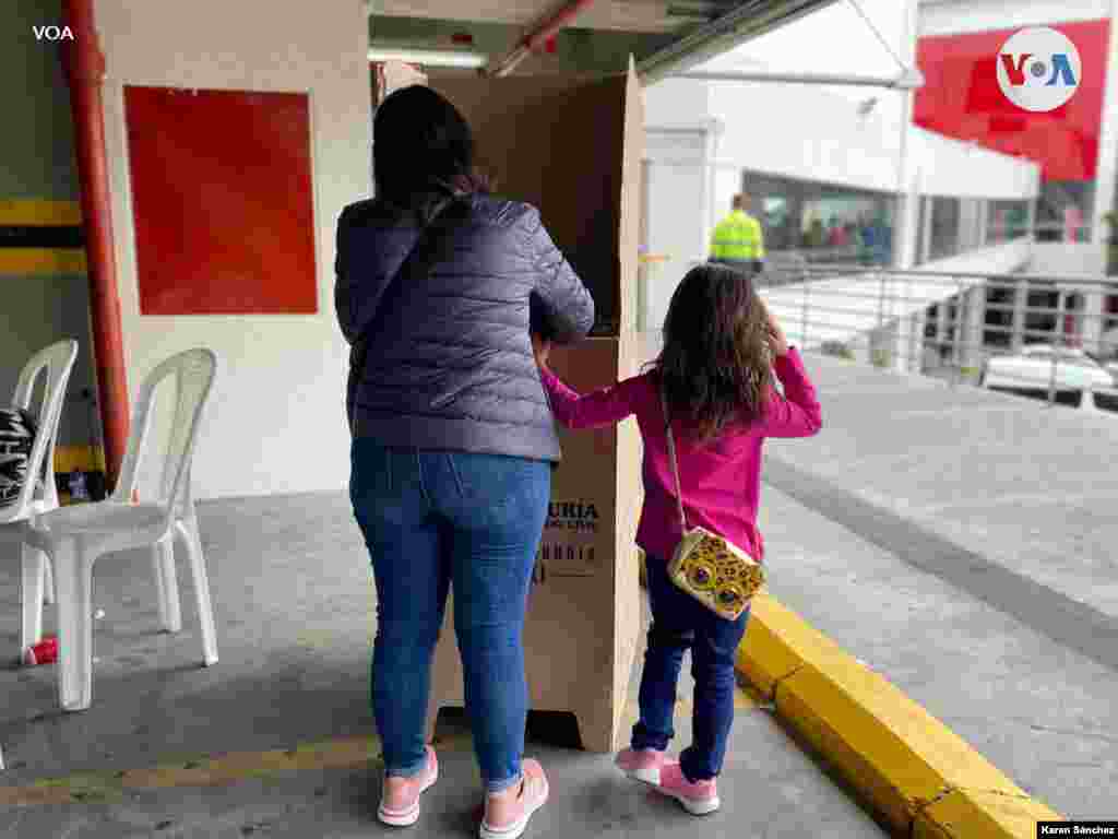 Seis candidatos se disputan la Presidencia de Colombia. Los ciudadanos eligen este domingo quién gobernará su país en los próximos cuatro años.&nbsp;