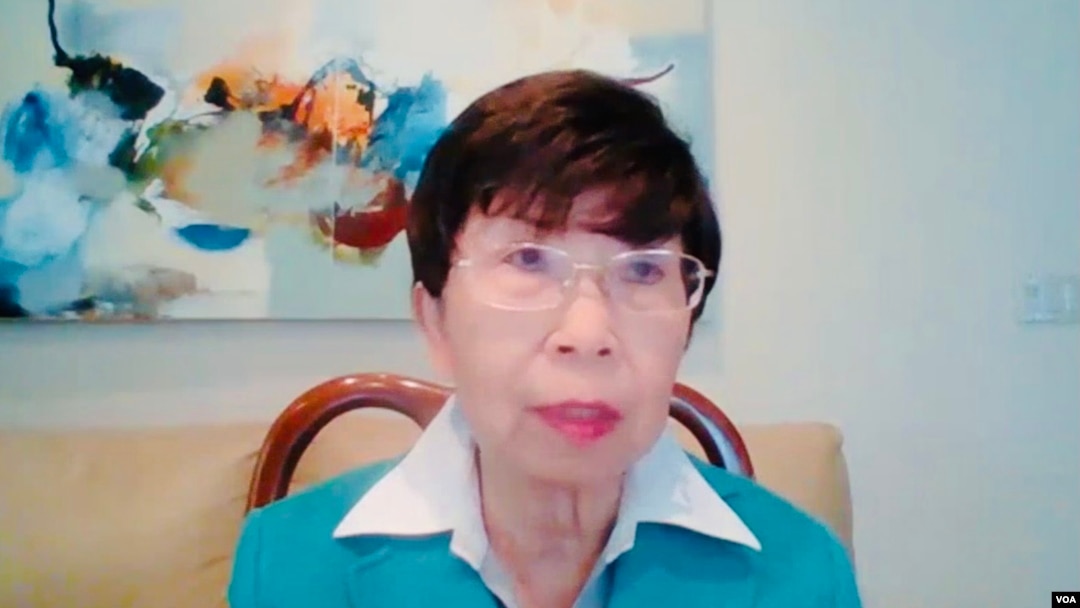 “視覺藝術家協會”主席兼董事會成員、從事人權活動40年的劉雅雅(Ann Lau)。 (美國之音，2022年5月12日)