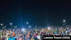 Le public du festival, Gaoua, Burkina, le 30 mai 2022. (VOA/Lamine Traoré)