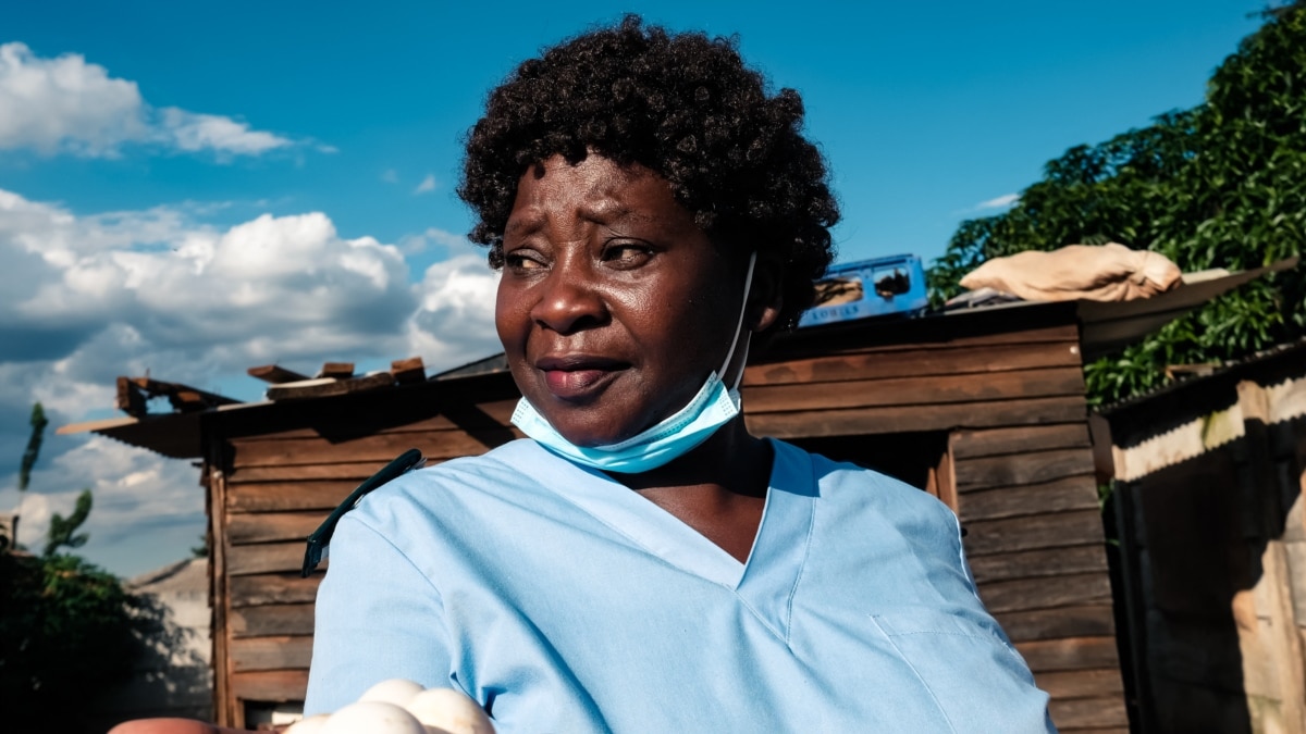 Zimbabwe Nurses Continue to Cash Out